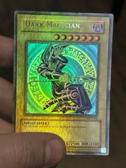 Yugioh Dark Magician SDY-006 Ultra Rare HEAVY HOLO BLEED NAME SHIFT ERROR - Image 1