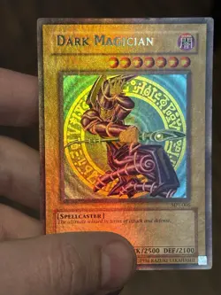 Yugioh Dark Magician SDY-006 Ultra Rare HEAVY HOLO BLEED NAME SHIFT ERROR - Image 2