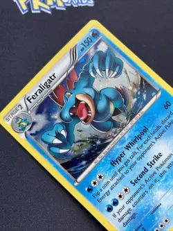 Pokemon TCG Feraligatr Phantom Forces 17/119 Cosmos Holo Rare MP. - Image 3