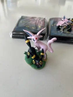 Umbreon & Espeon Pokemon Prismatic Premium Collection 2 Pack Sleeves Figure Pin - Image 2