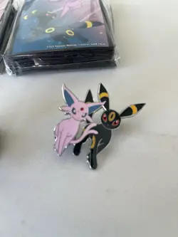 Umbreon & Espeon Pokemon Prismatic Premium Collection 2 Pack Sleeves Figure Pin - Image 3