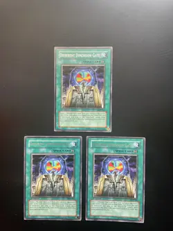 Yugioh Different Dimension Gate DCR-044 Rare 1st Edition MP/HP X3 - Image 1