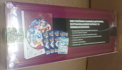 Pokemon - Trading Card Game: Holiday Calendar 8 Holographic Cards, 6 Booster - Image 2