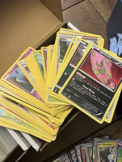 Pokemon TCG Mixed Lot Non-Holo & Holo Cards - Image 3
