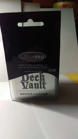 Ultra Pro - Black Deck Vault (karten-box) Neu! OVP! - Image 2