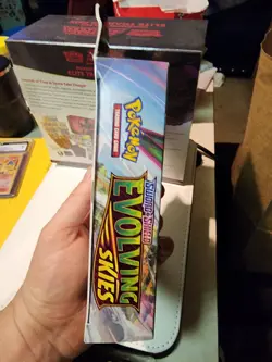 Sealed 3 Pack Evolving Skies Hanger Box Pokemon TCG Sword & Shield booster 820650851551 - Image 4