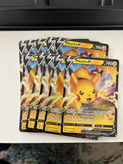 Pokemon TCG Pikachu V Vivid Voltage 043/185 Holo Ultra Rare - Image 2