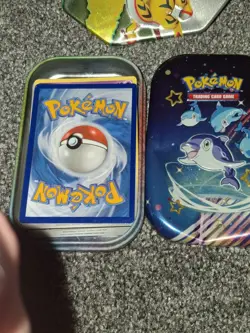 2 small and 2 big tins FULL of pokemon cards. Over 800 cards. Random. Job lot. - Image 5