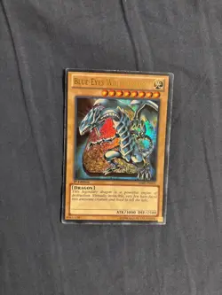 Yugioh! Blue-Eyes White Dragon - SDBE-EN001 - 1st Edition - Lightly Played - Image 1