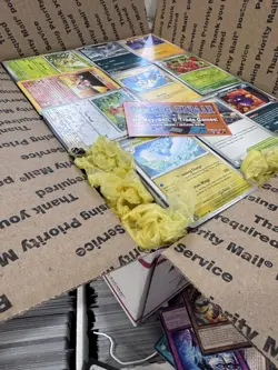 🔥 17lbs 4200+ UNSEARCHED Pokemon Bulk Lot! Some Holos & Vintage Cards LP/NM ✨ - Image 1