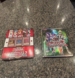 YuGiOh binders and card lot (2 binders with 289 cards) - Image 1