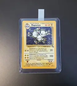 Pokemon TCG Magneton 11/62 Fossil Holo Card - Image 1