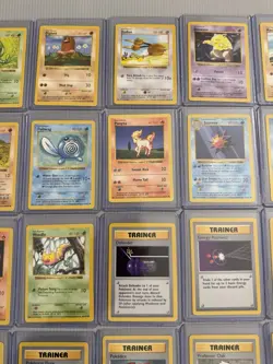1999 Pokemon TCG Base Set Shadowless Lot 31 Cards No Duplicates - Image 3