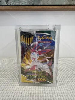 Pokemon TCG Sword and Shield - Evolving Skies Booster Box w/Acrylic case FACTORY - Image 4