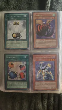 Yu-Gi-Oh! TCG Holos, Classic/Memorable Main Character Cards, Mixed Lot & Book - Image 3