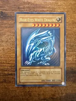 Yu-Gi-Oh! TCG Blue-Eyes White Dragon SDK-001 Ultra Rare Holo - Image 1