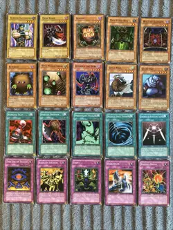 Vintage Yu-Gi-Oh! Starter Deck Yugi Evolution (SYE) Card Lot (20) 2003 - Image 1