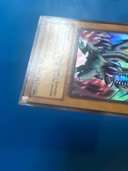 YUGIOH Ultra Rare Blue-Eyes White Dragon LOB-E001 PLAYED - Image 4