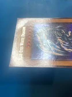 YUGIOH Ultra Rare Blue-Eyes White Dragon SDK-E001 PLAYED - Image 3