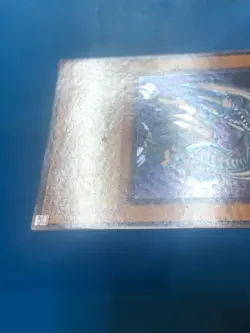 YUGIOH Ultra Rare Blue-Eyes White Dragon SDK-E001 PLAYED - Image 4