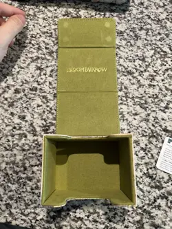 Ultimate Guard Sidewinder 100+ Xenoskin MTG Bloomburrow Deck Case Ygra - Image 3