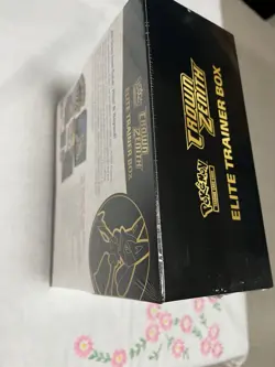 Pokemon TCG: Crown Zenith Elite Trainer Box - 10 Packs 820650851476 - Image 4