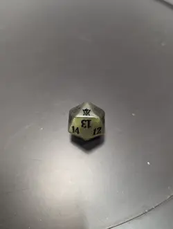 Dragons of Tarkir Spindown 20 Sided Die d20 Green Black Life Counter - Image 1