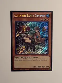 AUSSA THE EARTH CHARMER SECRET RARE CH02-EN004 Yu-Gi-Oh! - Image 1