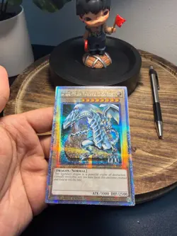 Blue-Eyes White Dragon (Quarter Century Secret Rare ) - 25th Anniversary - Image 1