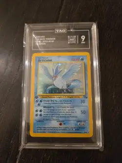 1999 POKEMON FOSSIL 1ST ED #2 ARTICUNO-HOLO TAG 9 - Image 1