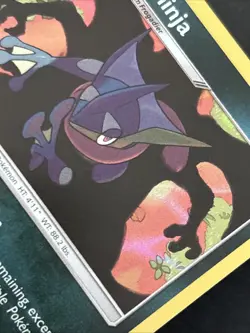 2019 Pokemon SM Unbroken Bonds 117/214 Greninja Holo (Charizard Shadow) - Image 2