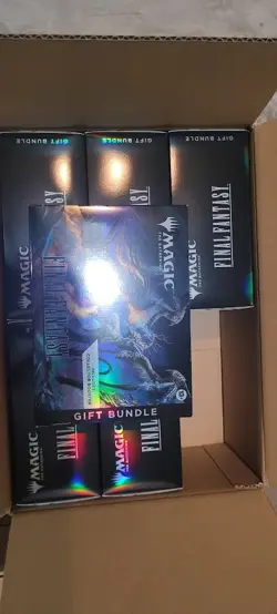 Magic: The Gathering - Final Fantasy Bundle: Gift Edition (ENG) SEALED IN HAND - Image 2