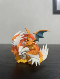 Pokemon TCG Reshiram & Charizard Tag Team GX Figure Collection - Image 1