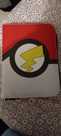 POKEMON ASSORTED LOT OF 100+ CARDS - Image 1