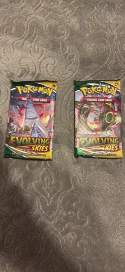 Nintendo Pokemon TCG Sword & Shield Evolving Skies Booster Pack - Image 1