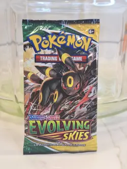 Pokemon TCG Sword & Shield Evolving Skies 1 Booster Pack - Image 1