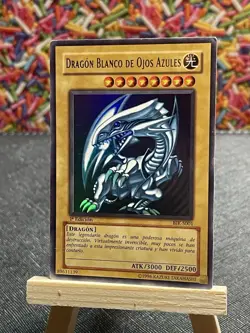 Yu-Gi-Oh BLUE EYES WHITE DRAGON 1st Edition BIK-S001 Spanish Blanco De Ojos Azul - Image 1