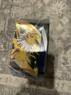 POKEMON TCG Collector TIN [For the EONS] Set VAPOREON V w/4 PKs NEW! - Image 3