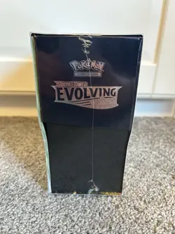 Pokemon TCG Sword and Shield Evolving Skies Elite Trainer Box ETB Sealed - Image 3