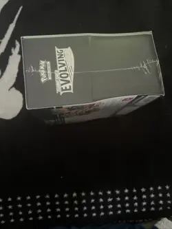 Pokemon TCG Sword and Shield Evolving Skies Elite Trainer Box ETB Sealed - Image 4