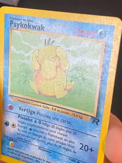 CARTE POKEMON PSYKOKWAK 65/82 FR COMMUNE WIZARDS TEAM ROCKET - TBE/EXC - Image 3
