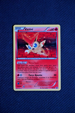 Carte Pokemon Victini Holo BW32 Promo Noir et Blanc FR GD - Image 1