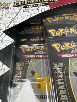 Pokemon TCG: Celebrations Collection Box Dark Sylveon V - Image 3