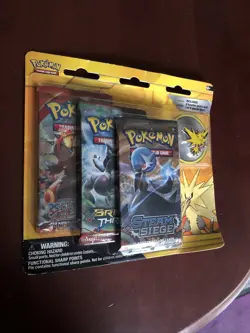 Pokemon Legendary Birds Blister Pack with 3 Booster Packs and a Pin - Zapdos XY - Image 3