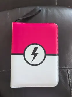 Pokemon Trading Card Binder 160 Cards - Image 1