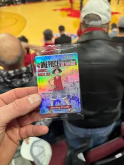 IN HAND MINT CONDITION UNOPENED One Piece College Basketball US VOYAGE card - Image 1