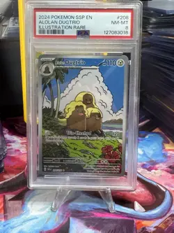2024 Pokemon SSP en Alolan Dugtrio 208 Surging Sparks Illustration PSA 8 - Image 1