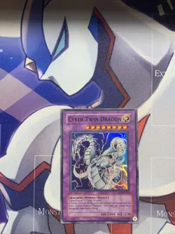 (YBL) Yu-Gi-Oh! Cyber Twin Dragon CRV-EN035 Super Rare 1st Edition LP - Image 1