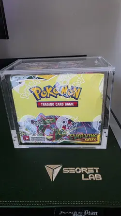 Pokemon Sword & Shield Evolving Skies Booster Box Sealed English 2021 (36 Packs) - Image 1