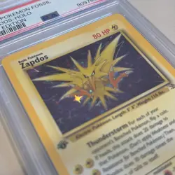 1999 POKEMON FOSSIL 1ST EDITION #15 ZAPDOS-HOLO PSA 5 - Image 5